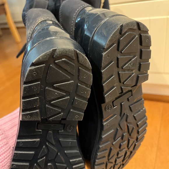 🎊closet closing. Beautiful elegant looking Pajar boots, great new condition - Picture 9 of 10